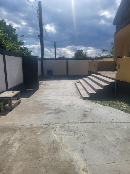 Casă cu 4 camere cu Teren 300 Mp în Năvodari