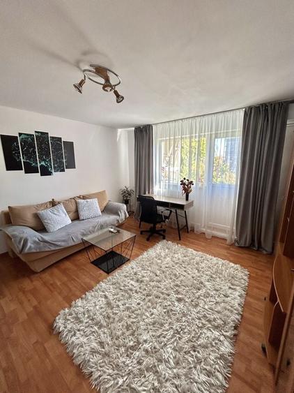 Apartament cu 2 camere semidecomandat în Brazda lui Novac