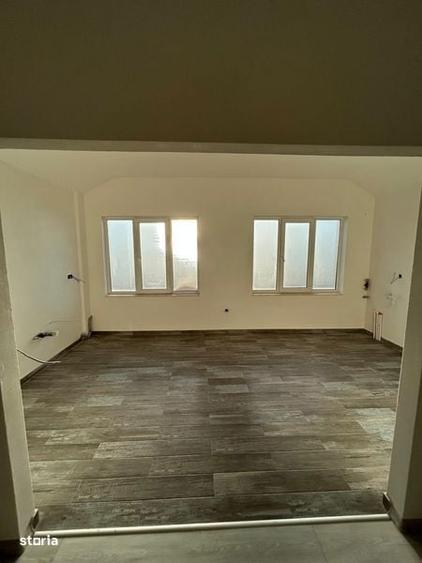 Apartament cu 4 camere în Decebal