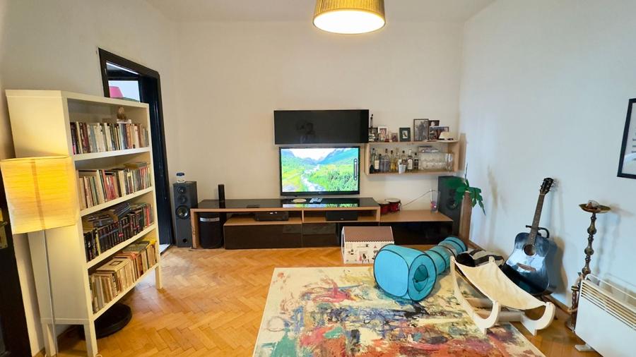 Apartament cu 4 camere decomandat, mobilat în Batistei