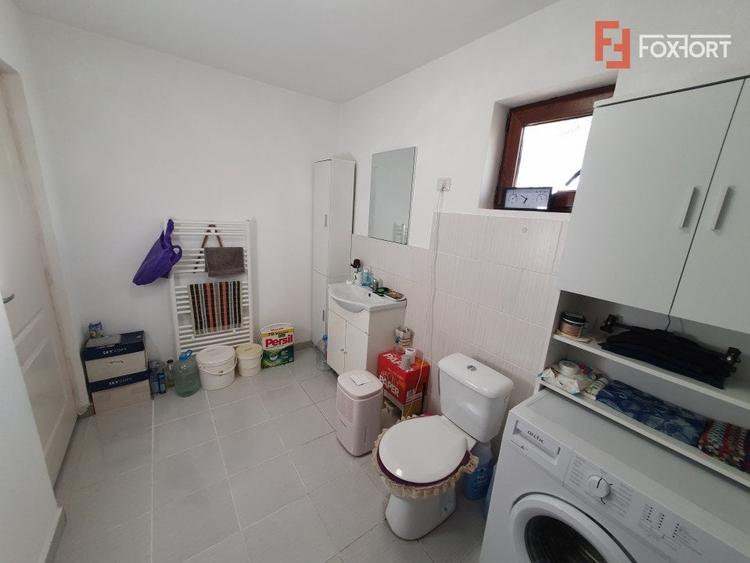 Casă individuală cu 4 camere cu Canalizare în Sânmihaiu Român