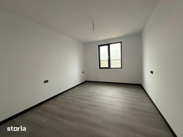 Casă cu 3 camere cu Teren 379 Mp în Brestei
