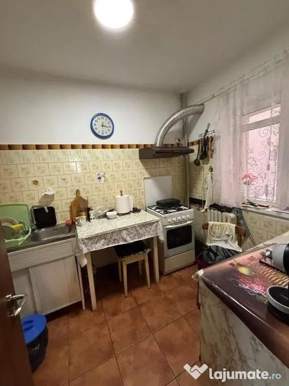 APARTAMENT 3 CAMERE DECOMANDAT - 11