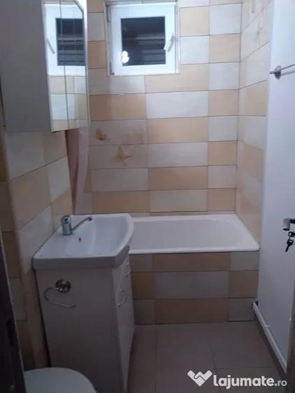 Garsonieră decomandată în Central