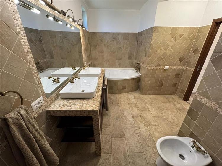 Casă individuală cu 3 camere cu Canalizare în Nord
