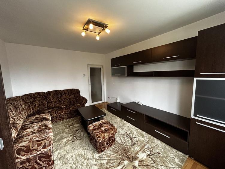 Apartament cu 2 camere decomandat, mobilat în Podgoria