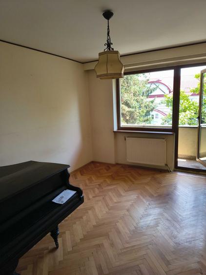 Apartament cu 3 camere decomandat în Săsar