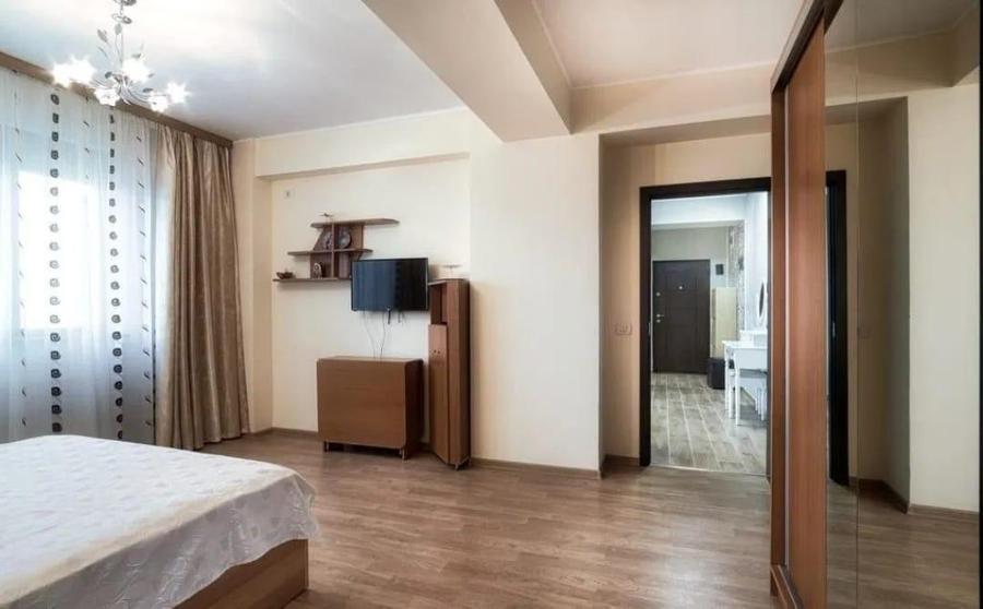 Apartament cu 2 camere decomandat în Delfinariu