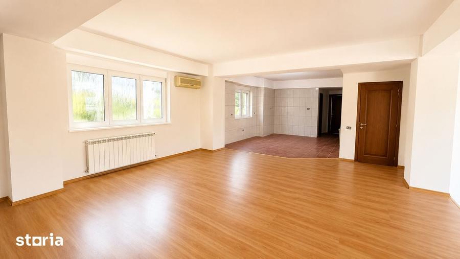 Casă cu 10 camere cu Teren 1300 Mp în Central