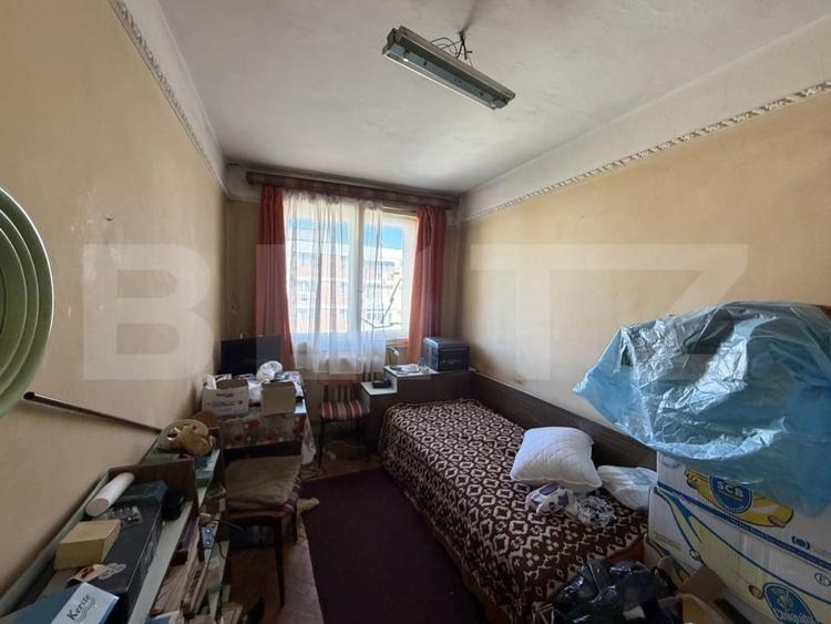 Apartament cu 3 camere semidecomandat în Central