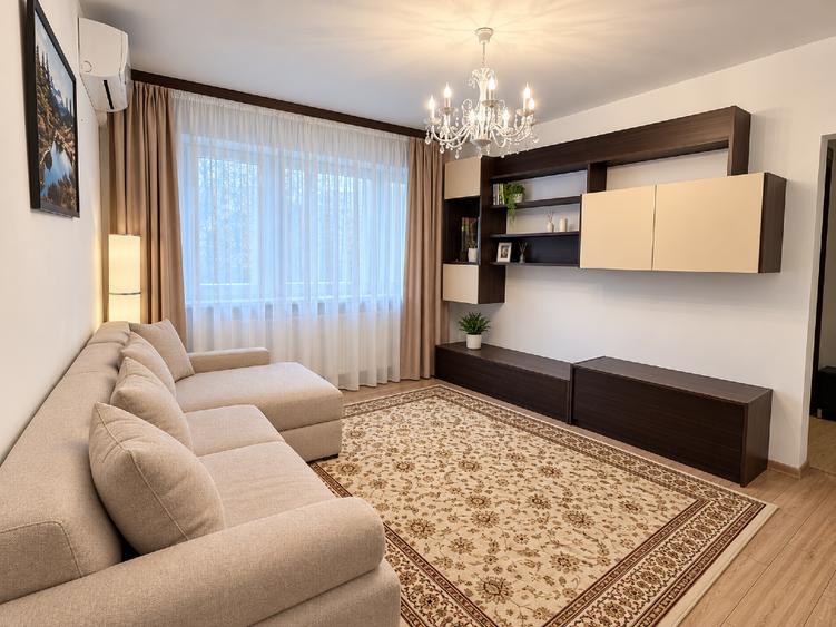 Apartament cu 3 camere semidecomandat în Dorobanți