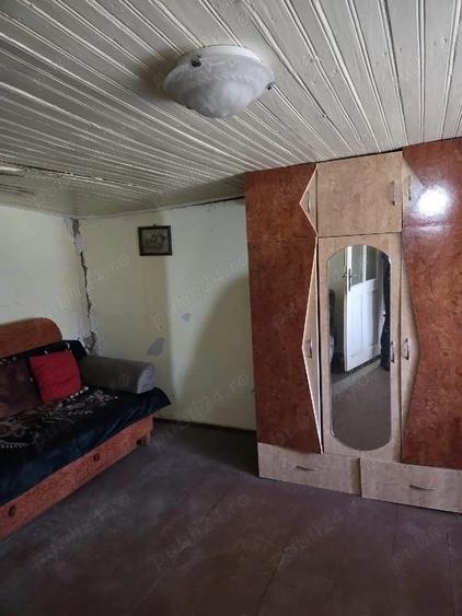 Casă cu 2 camere cu Teren 3500 Mp în Crasna