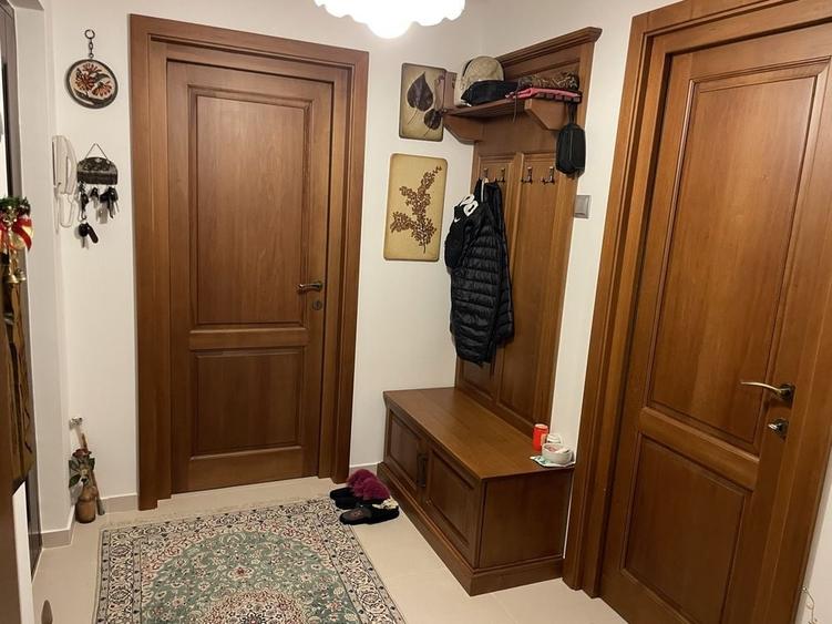 Apartament cu 3 camere semidecomandat în Ultracentral