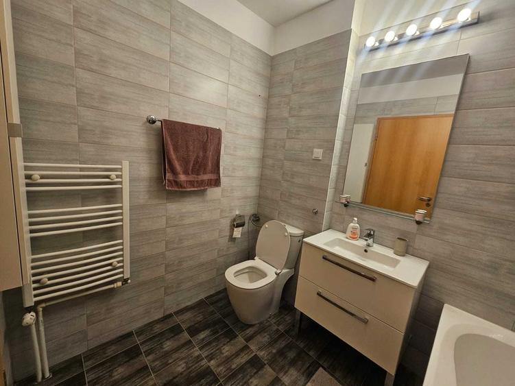 Apartament cu 3 camere decomandat în Doamna Ghica
