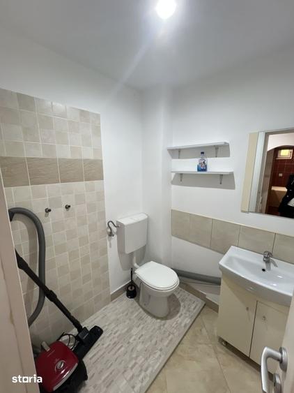 Apartament cu 3 camere, mobilat în Mioriței