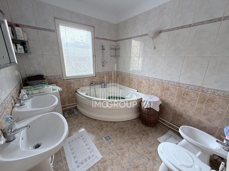 Casă individuală cu 4 camere cu Canalizare în Cămărașu