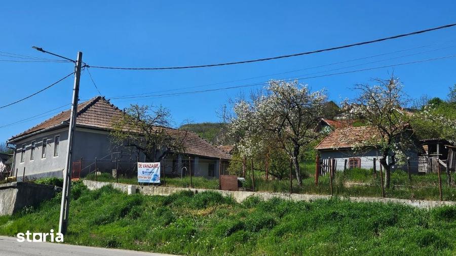 Casă cu 3 camere cu Teren 1780 Mp în Cojocna
