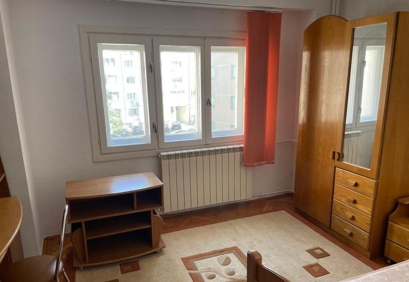 Apartament cu 3 camere, mobilat în Centrul Civic