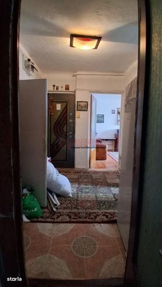 Apartament cu 3 camere decomandat în Dristor
