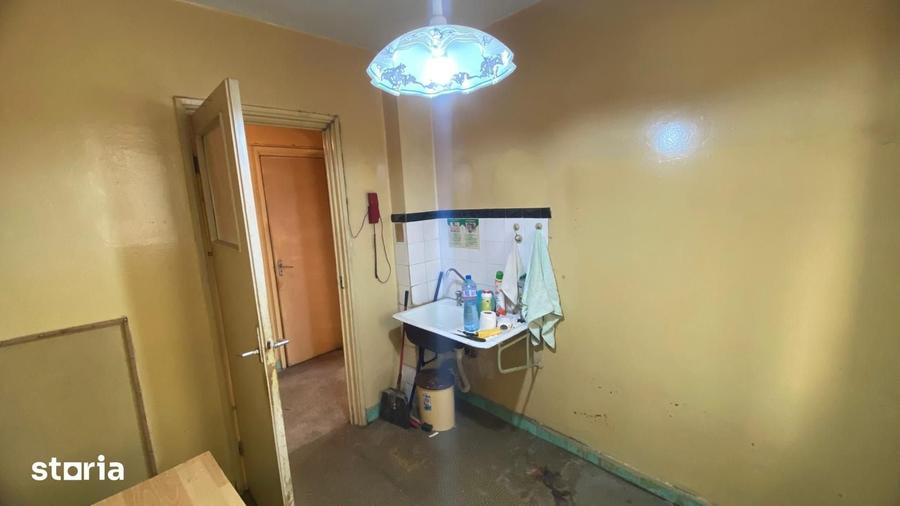 Apartament cu 2 camere semidecomandat în Vatra Luminoasă