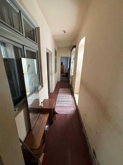 Casă cu 2 camere în Central