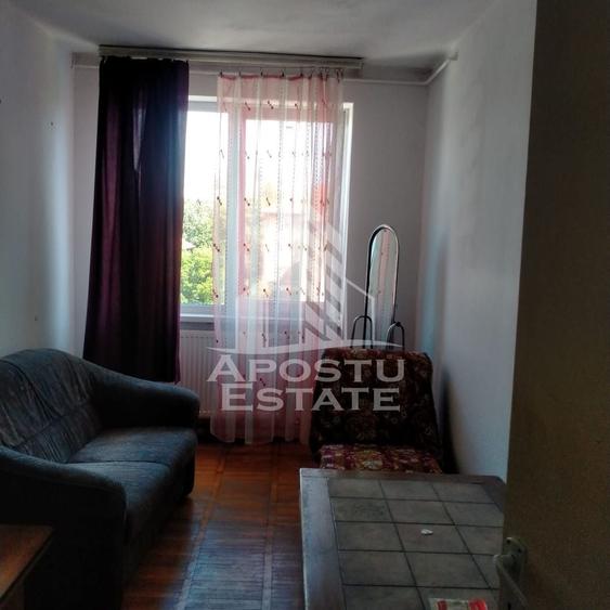 Apartament cu 3 camere decomandat, mobilat în Medicină