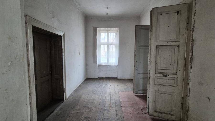 Casă individuală cu 7 camere cu Teren 666 Mp în Aiud
