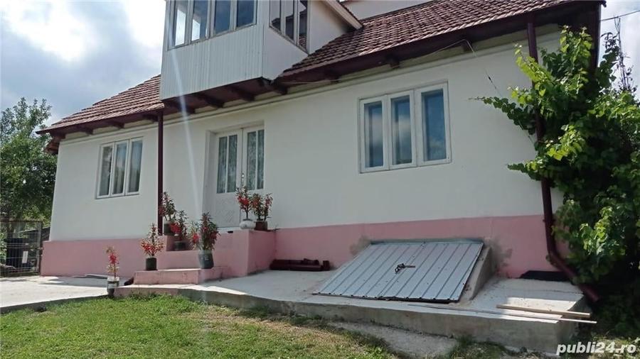 Casă cu 4 camere în Onești