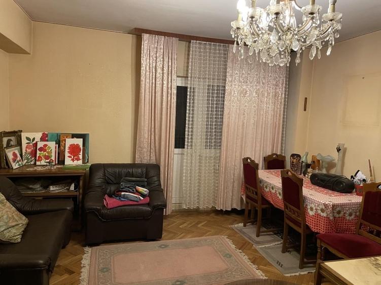 Apartament cu 3 camere decomandat, mobilat în Ultracentral