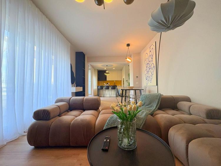 Apartament cu 3 camere decomandat, mobilat în Central