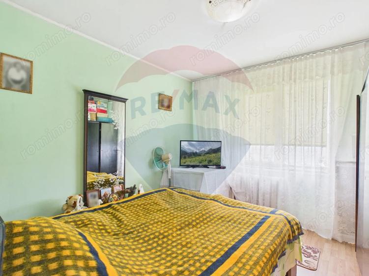 Apartament cu 4 camere semidecomandat, mobilat în Rahova