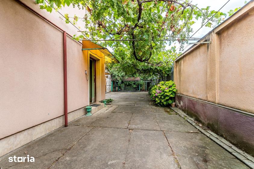 Casă cu 3 camere cu Teren 370 Mp în Funcționarilor