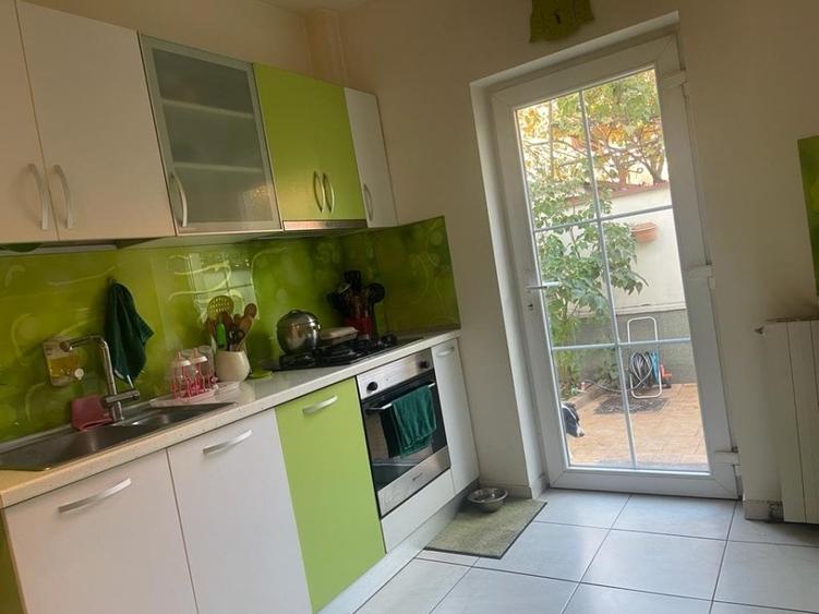 Casă individuală cu 5 camere cu Teren 165 Mp în Vatra Luminoasă