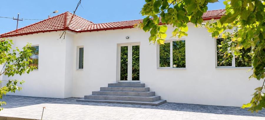 Casă cu 3 camere cu Teren 453 Mp în Central
