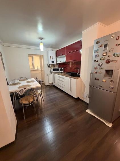 Apartament cu 3 camere decomandat, mobilat în Calarași 4