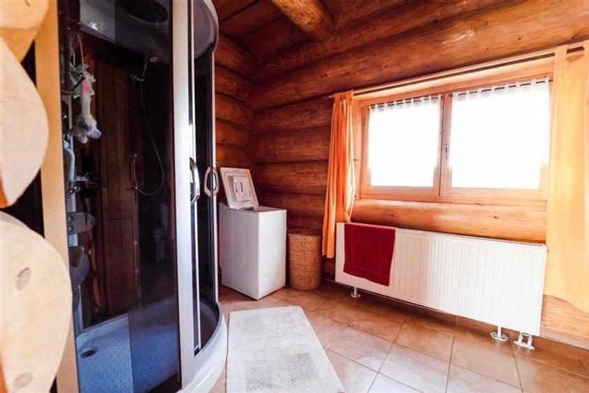 Casă individuală cu 4 camere cu Teren 52800 Mp în Țengheler