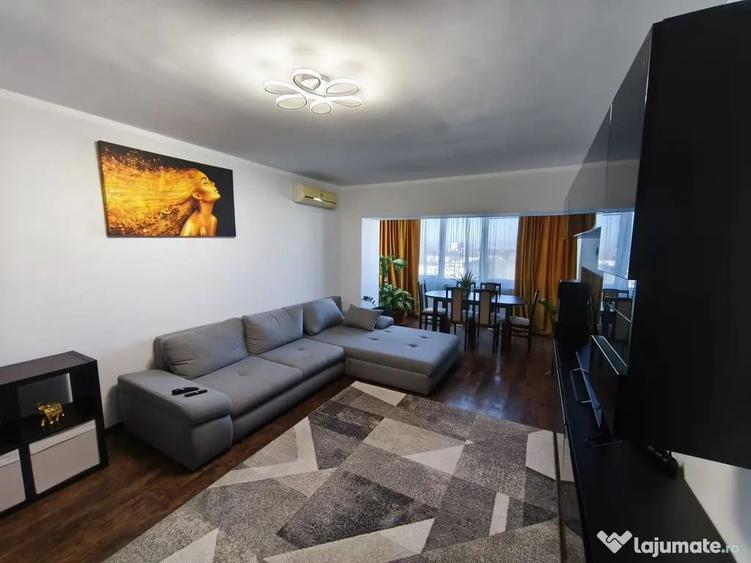 Apartament cu 3 camere decomandat în Faleză