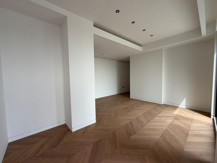 Apartament cu 3 camere în Barbu Văcărescu