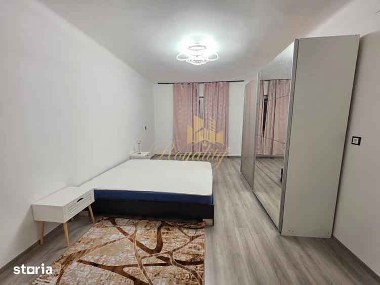 Apartament cu 5 camere decomandat în Girocului