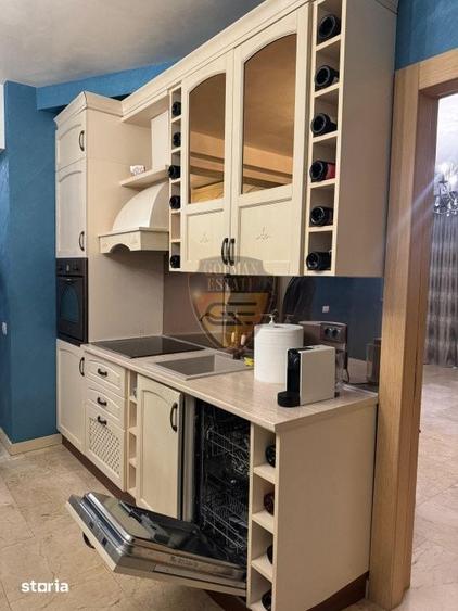 Apartament cu 4 camere decomandat în Central