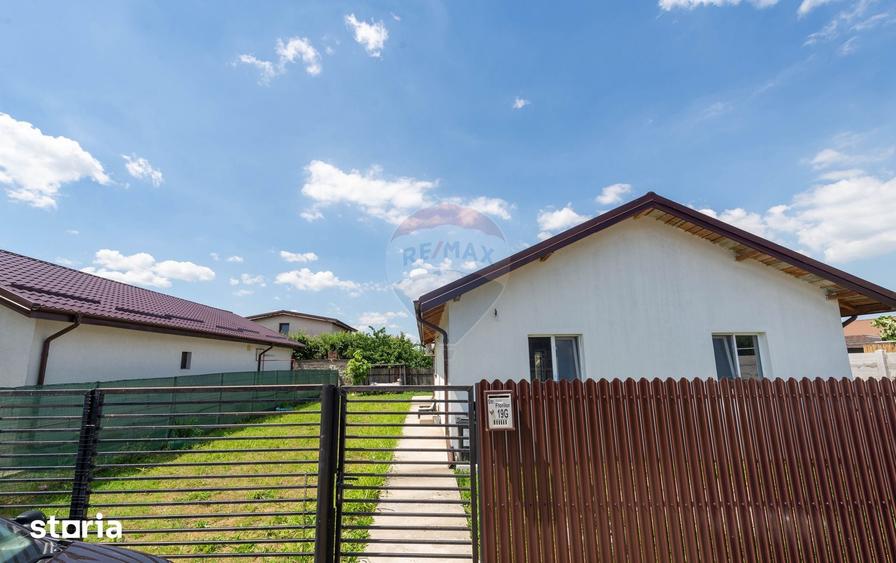 Casă cu 3 camere cu Teren 377 Mp în Brănești