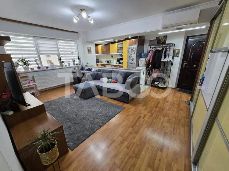 Apartament cu 2 camere semidecomandat, mobilat în Turnișor