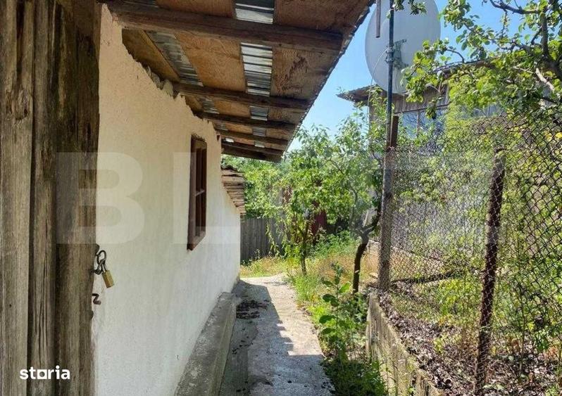 Casă cu 2 camere cu Teren 9500 Mp în Sacoșu Mare