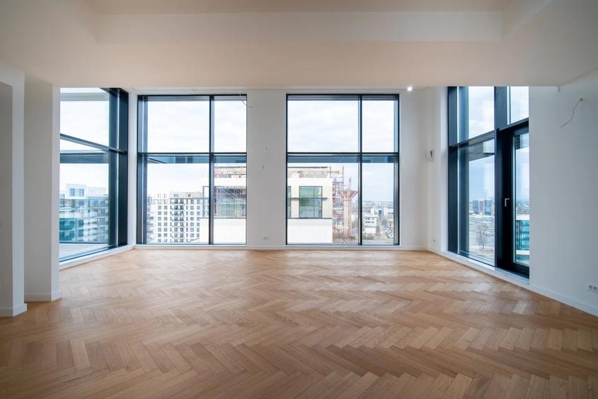 Penthouse cu 4 camere decomandat în Aviației