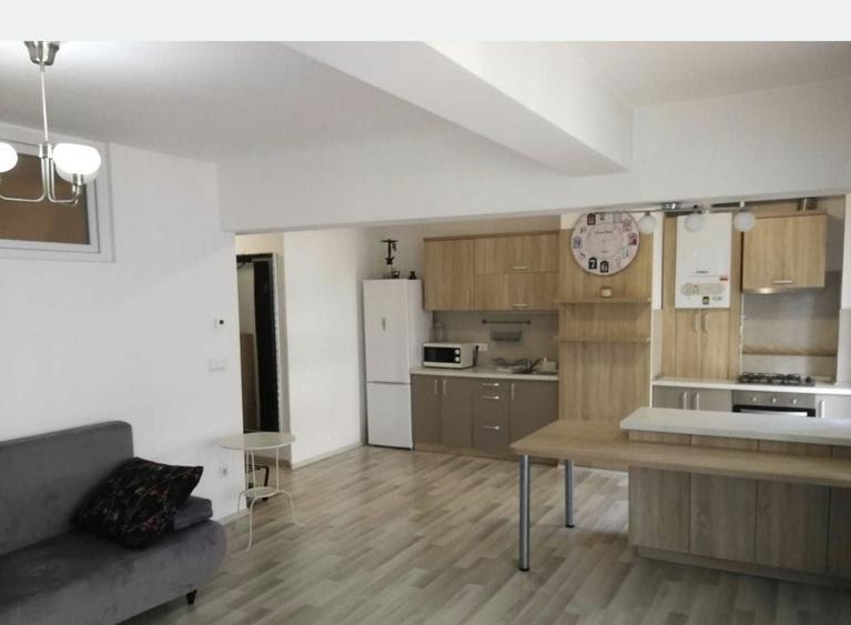 Apartament cu 2 camere decomandat în Tudor