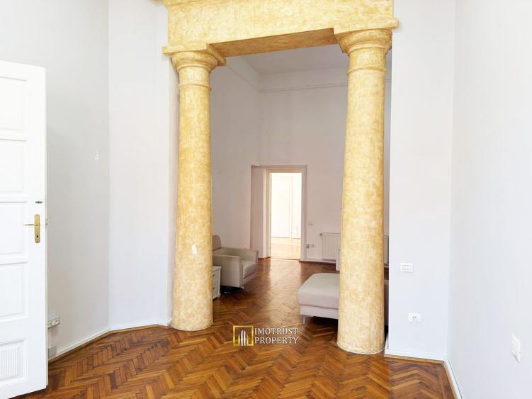 Birou, de 256 mp, în Ultracentral