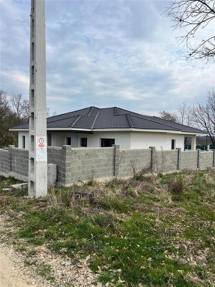 Casă individuală cu 4 camere cu Teren 616 Mp în Paleu