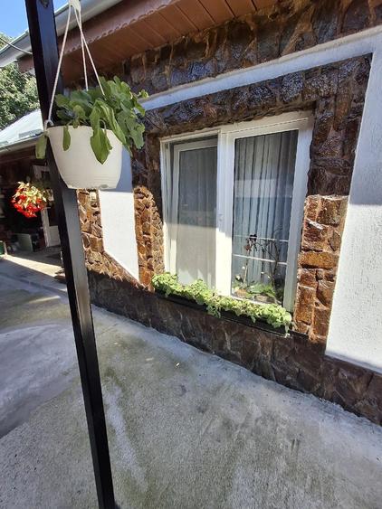 Casă cu 2 camere cu Teren 173 Mp în Central