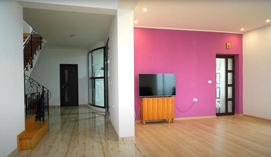 Duplex cu 5 camere cu Teren 1560 Mp în Bucium