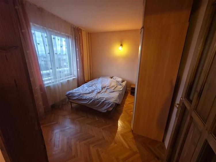 Apartament cu 2 camere decomandat în Pandurilor
